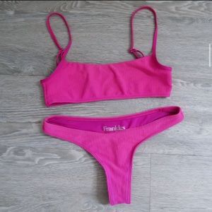Frankieʻs Bikini Set